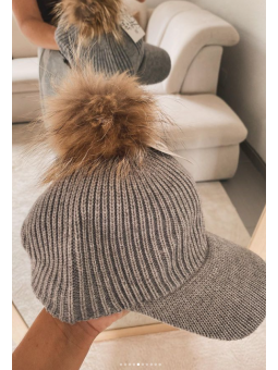 Gorra GRIS  pompon LANA