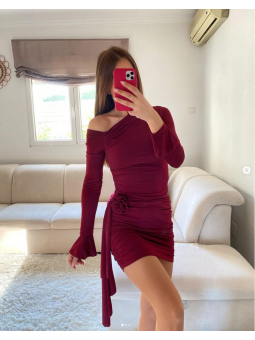 Vestido granate fruncido...