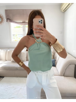 Blusa de raso cuello halter...