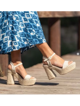 Cuña Rocio tacón beige