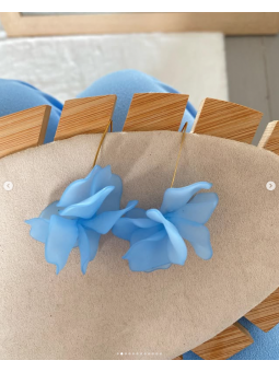 Pendientes flor azul cielo...