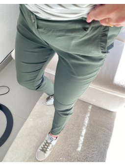 Pantalón  verde militar...